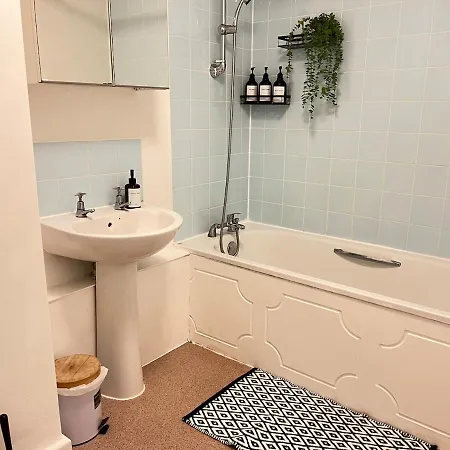 Centre 2 Bed With Free Parking Appartamento