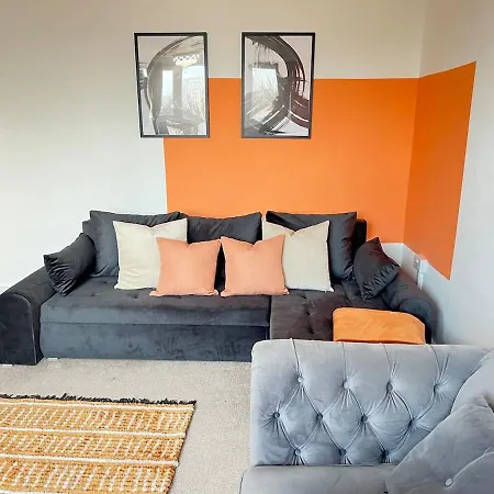 Centre 2 Bed With Free Parking 公寓 *