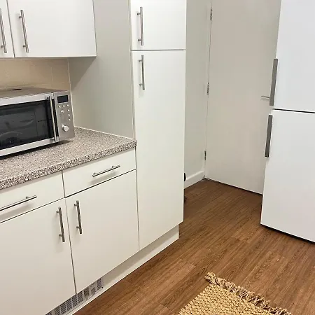 Centre 2 Bed With Free Parking * 利兹