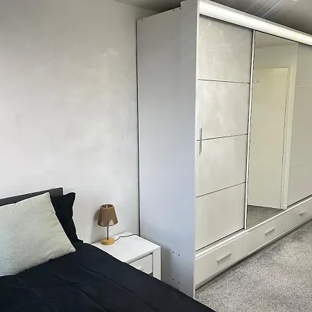 Leeds Centre 2 Bed With Free Parking Apartment Leeds (West Yorkshire)