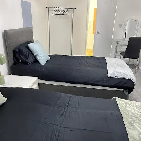 Centre 2 Bed With Free Parking * 利兹