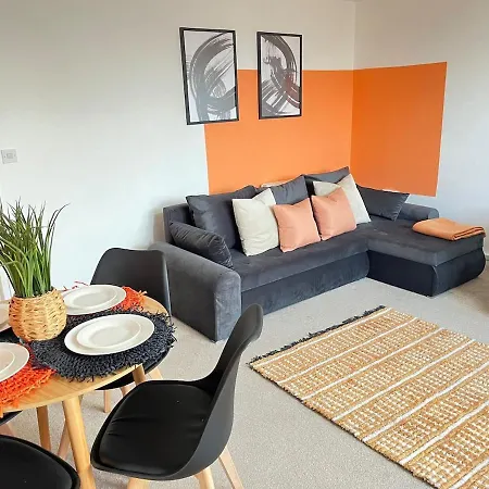 Leeds Centre 2 Bed With Free Parking Apartment *