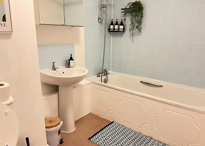 Centre 2 Bed With Free Parking アパート