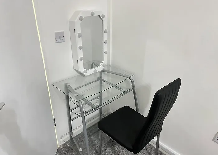 Centre 2 Bed With Free Parking 리즈