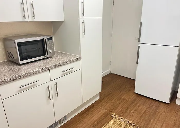 Centre 2 Bed With Free Parking * リーズ