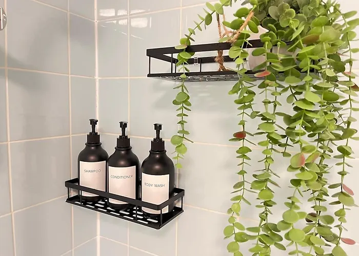 Centre 2 Bed With Free Parking *