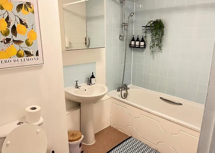 Centre 2 Bed With Free Parking