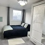 Centre 2 Bed With Free Parking Lejlighed *