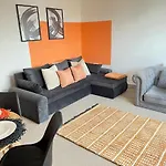 Centre 2 Bed With Free Parking Lejlighed