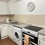 Centre 2 Bed With Free Parking Leeds (West Yorkshire)